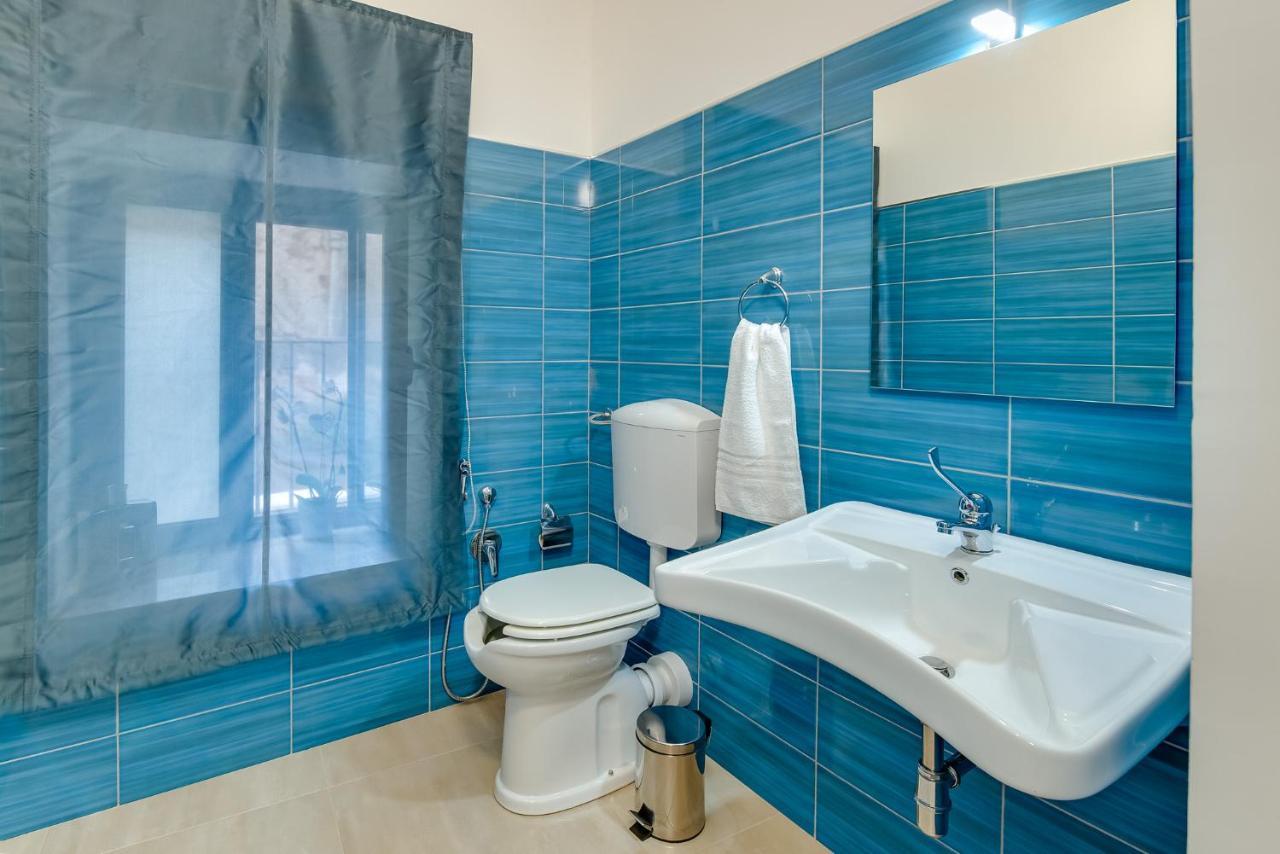 Anima Rooms Apartments Шакка Екстер'єр фото